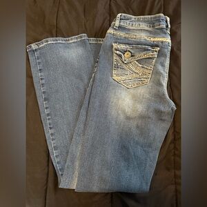 Maurices Medium Wash With Designs Women’s Regular Jeans 9/10